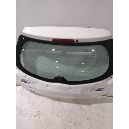 Recambio de porton trasero para toyota yaris active referencia OEM IAM 670050D540  