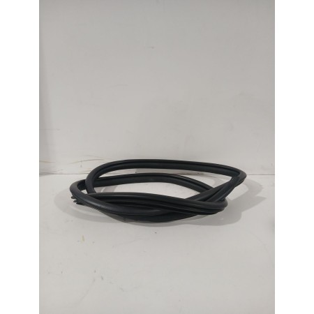 Recambio de goma contorno para toyota yaris active referencia OEM IAM 633310D070  