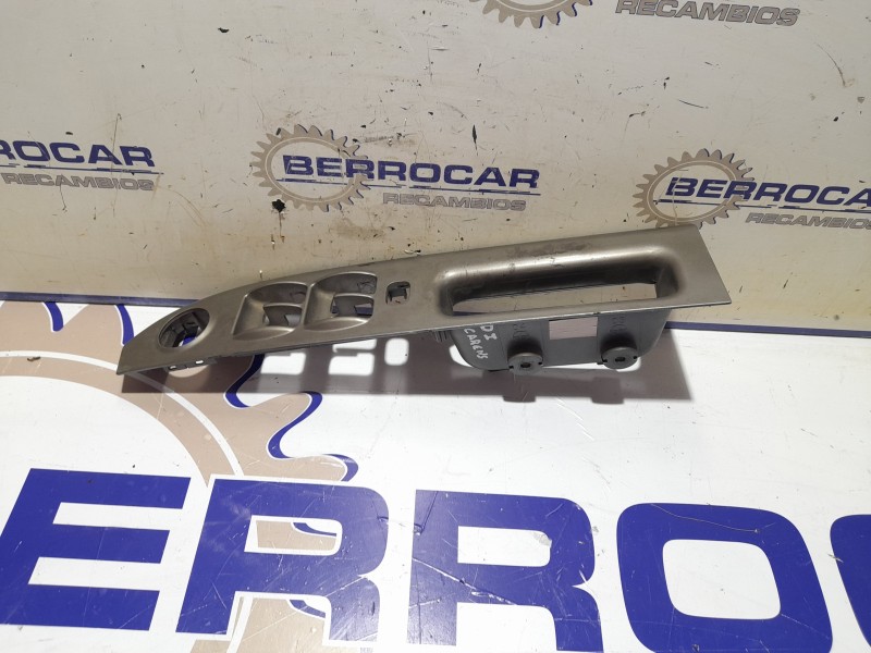 Recambio de tirador puerta para kia carens 2.0 turbodiesel cat referencia OEM IAM OK2FA66350  