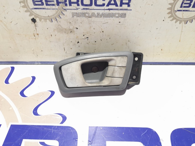 Recambio de maneta interior delantera derecha para kia carens 2.0 turbodiesel cat referencia OEM IAM OK2FA58330  