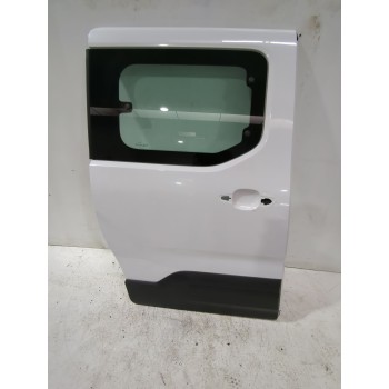 Recambio de puerta lateral corredera derecha para peugeot rifter 1.5 bluehdi 100 referencia OEM IAM 9820425380  