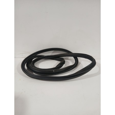 Recambio de goma contorno para toyota yaris active referencia OEM IAM 678810D220  