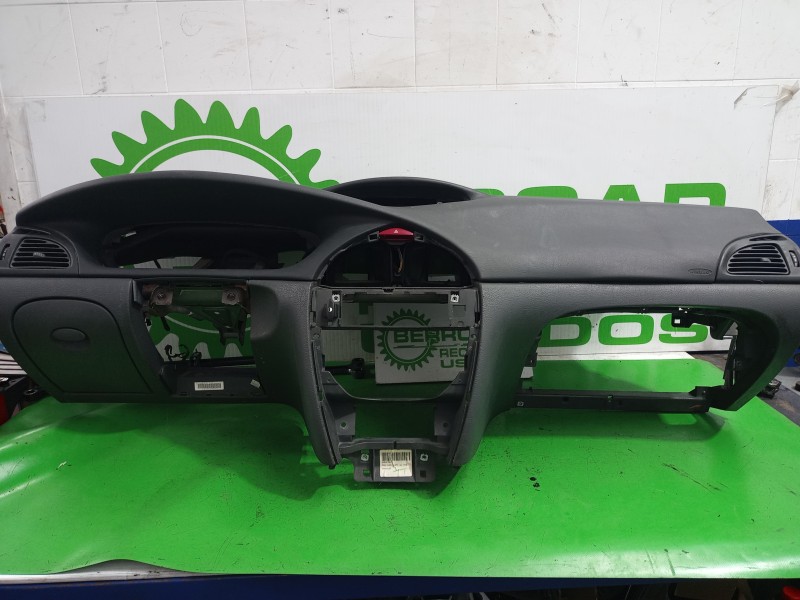 Recambio de salpicadero para citroën c5 break 2.0 hdi referencia OEM IAM 9632608177  