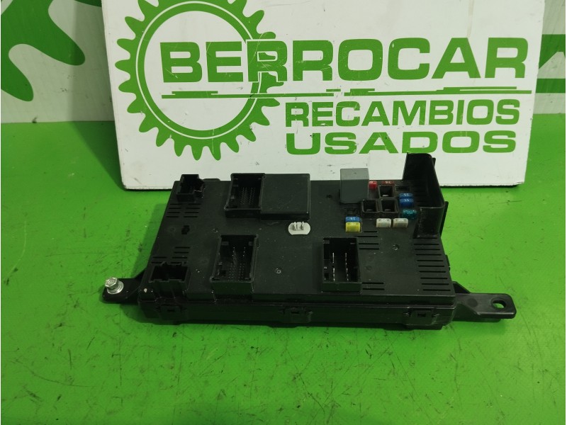 Recambio de caja reles / fusibles para kia carnival 2.9 crdi cat referencia OEM IAM 919584D070  