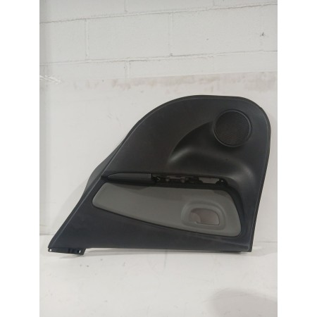 Recambio de guarnecido puerta trasera derecha para toyota yaris active referencia OEM IAM 676140D560  