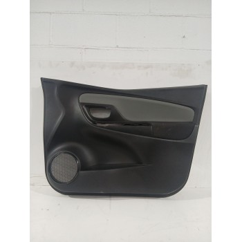 GUARNECIDO PUERTA DELANTERA DERECHA 676100DN60 