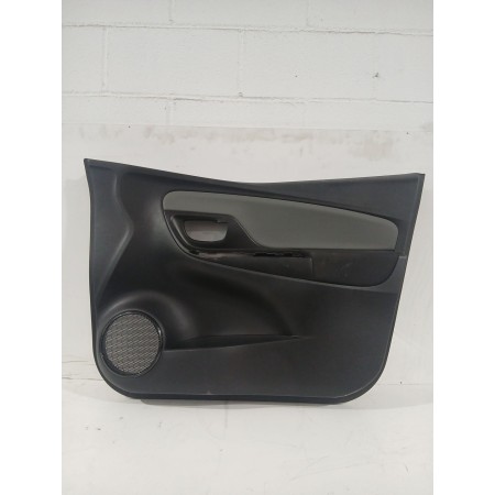 Recambio de guarnecido puerta delantera derecha para toyota yaris active referencia OEM IAM 676100DN60  