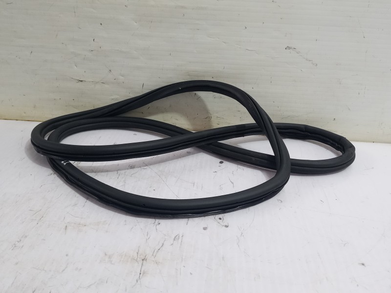 Recambio de goma contorno para volkswagen golf vii lim. (5g1) comfortline bluemotion referencia OEM IAM 5G6867913B  