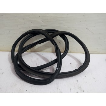 Recambio de goma contorno para volkswagen golf vii lim. (5g1) comfortline bluemotion referencia OEM IAM 5G6827705D  