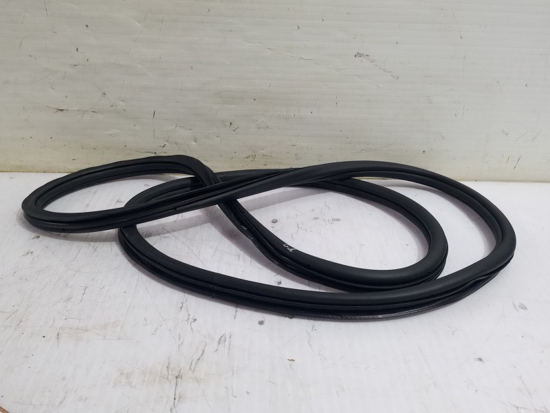 Recambio de goma contorno para volkswagen golf vii lim. (5g1) comfortline bluemotion referencia OEM IAM 5G6867914B  