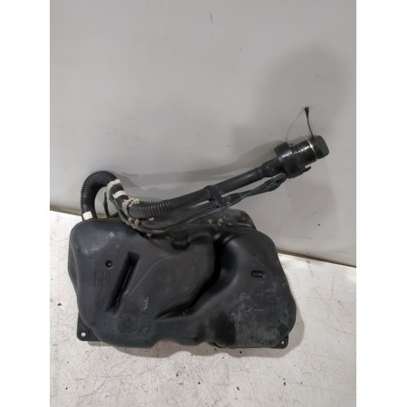 Recambio de deposito combustible para toyota yaris active referencia OEM IAM 771000D221  