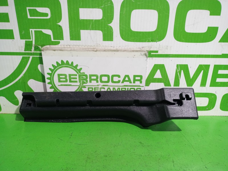 Recambio de moldura para citroën berlingo 1.9 d 600 furg. referencia OEM IAM 9654100777  