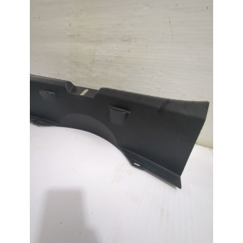 Recambio de moldura maletero para toyota yaris active referencia OEM IAM 583870D090  