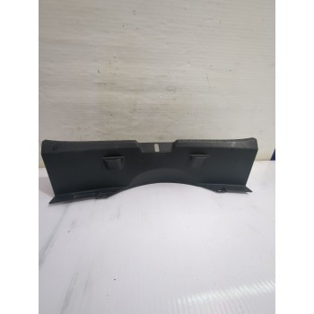 Recambio de moldura maletero para toyota yaris active referencia OEM IAM 583870D090  