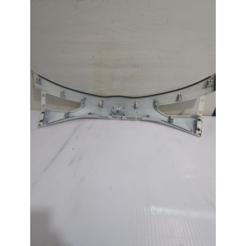 Recambio de molduras traseras para toyota yaris active referencia OEM IAM 768110DA30  