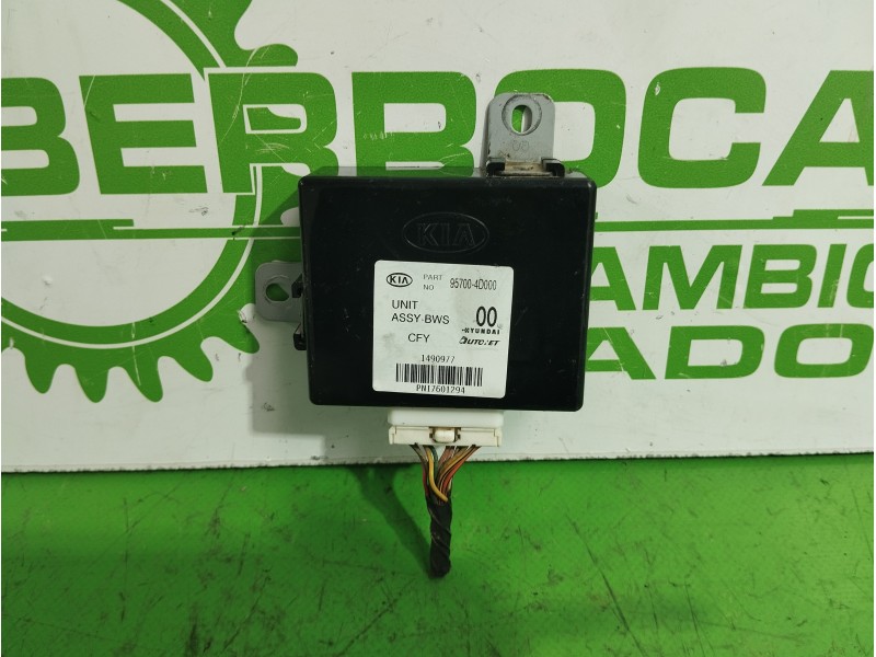 Recambio de modulo electronico para kia carnival 2.9 crdi cat referencia OEM IAM 957004D000  