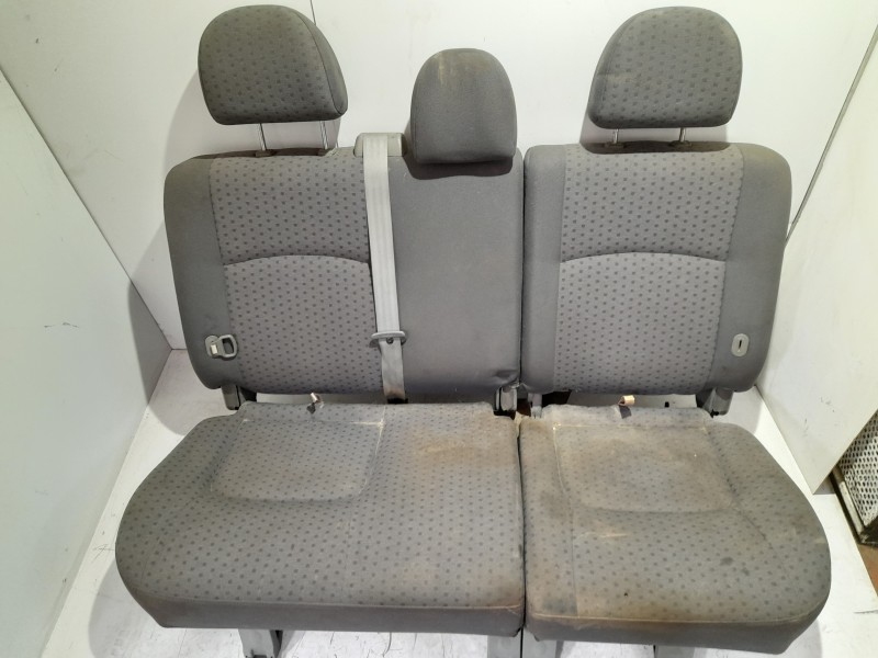 Recambio de asientos traseros para kia carens 2.0 turbodiesel cat referencia OEM IAM 893711D200465  