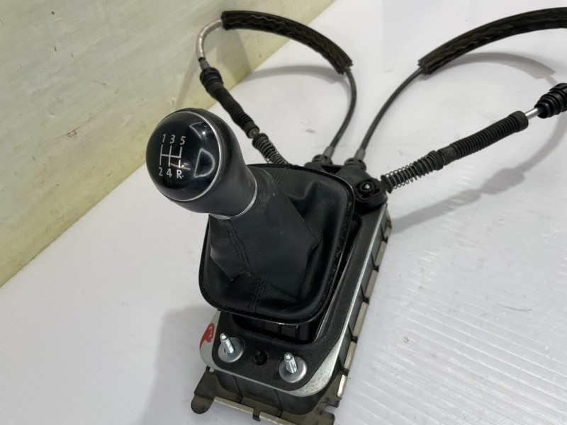 Recambio de palanca cambio para volkswagen polo (6c1) a-polo referencia OEM IAM 6C0711061A  