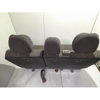 Recambio de asientos traseros para kia carens 2.0 turbodiesel cat referencia OEM IAM 893711D200465  