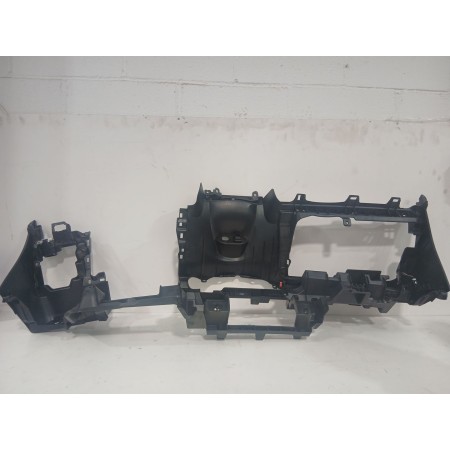 Recambio de salpicadero para toyota yaris active referencia OEM IAM 553030D150  