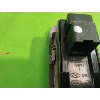 Recambio de mando elevalunas trasero izquierdo para kia carnival 2.9 crdi cat referencia OEM IAM 202006137  