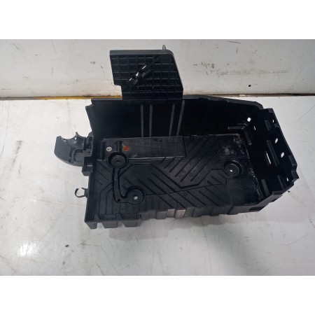 Recambio de soporte bateria para jeep avenger altitude referencia OEM IAM 9823533180  
