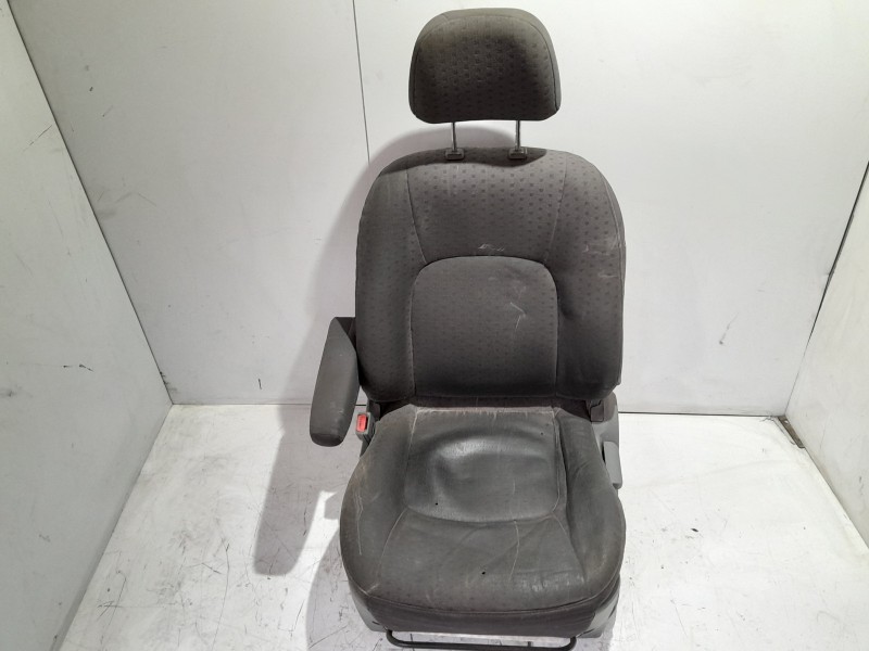 Recambio de asiento delantero izquierdo para kia carens 2.0 turbodiesel cat referencia OEM IAM 880011D010460  