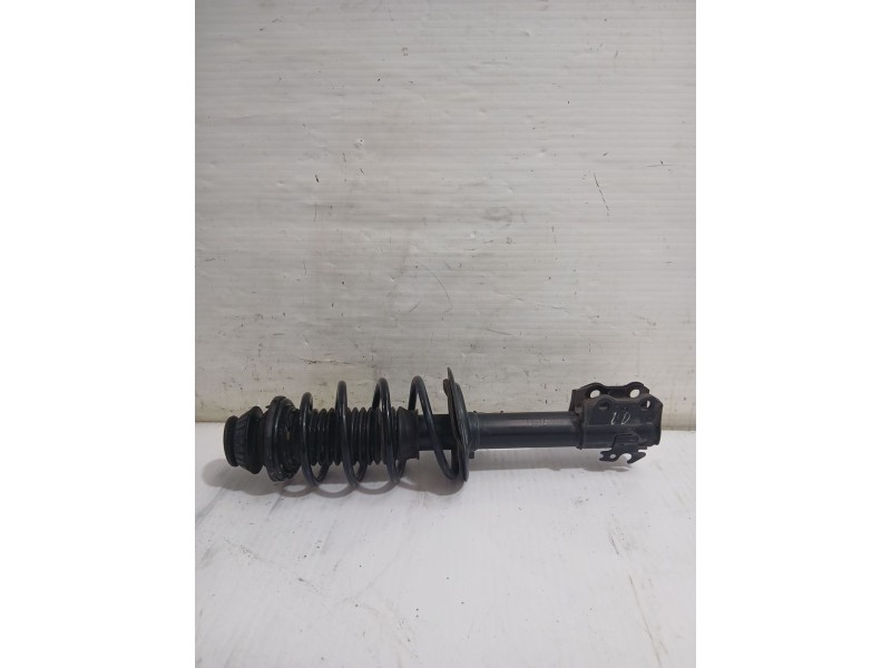 Recambio de amortiguador delantero derecho para toyota yaris active referencia OEM IAM 485100DF01  