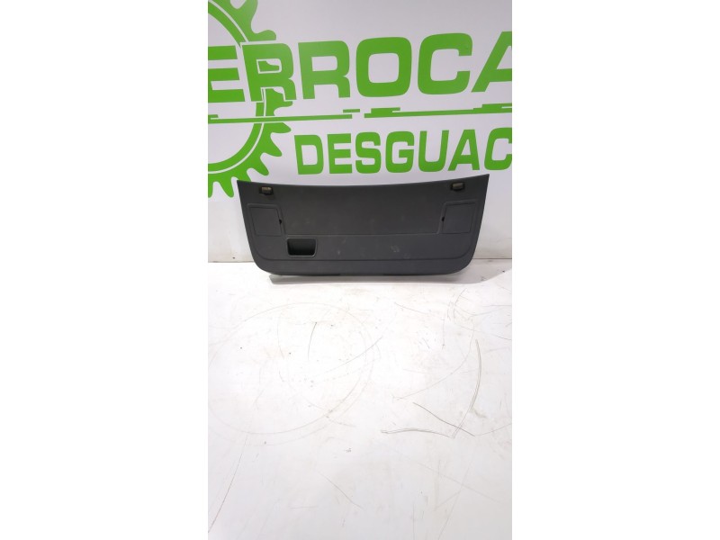Recambio de guarnecido porton trasero para seat ibiza iii (6l1) 1.4 tdi referencia OEM IAM 6L6867601F  