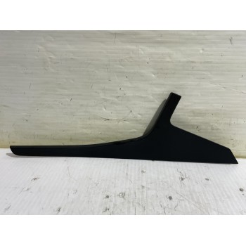 MOLDURA DERECHA 5G1863488B 