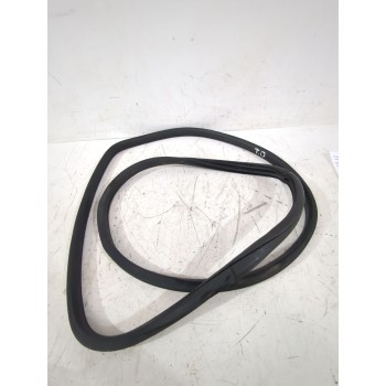 GOMAS CONTORNO PUERTA 828311KA0A 