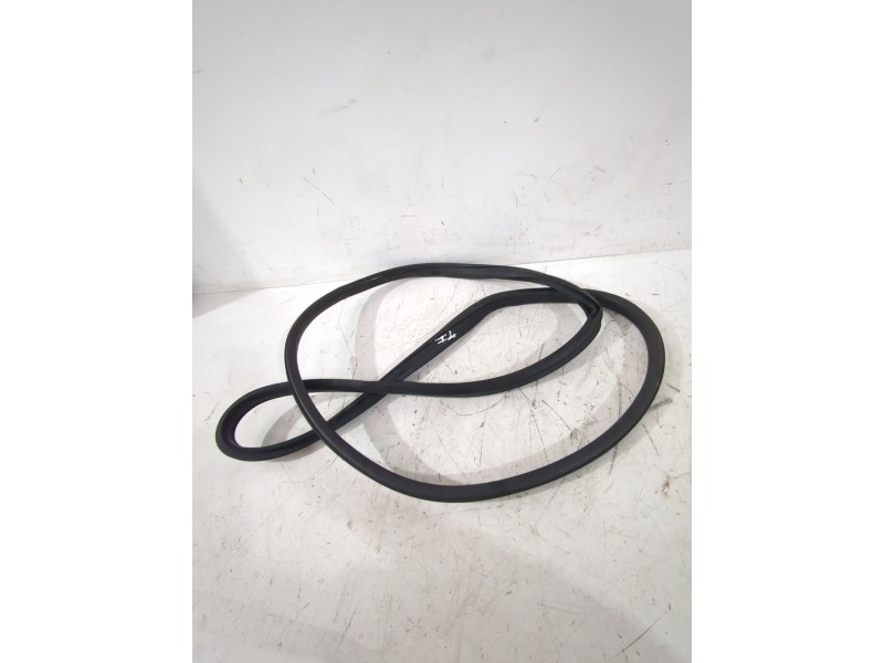 Recambio de gomas contorno puerta para nissan juke (f15) 1.5 dci referencia OEM IAM 828301KA0A  