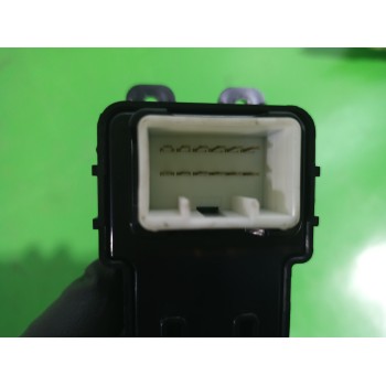 Recambio de mando elevalunas delantero derecho para hyundai tucson 1.6 crdi cat referencia OEM IAM 93575D3500  