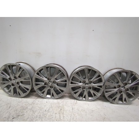 Recambio de juego llantas para toyota yaris active referencia OEM IAM 426110DG70  15x5JE39