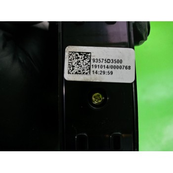 Recambio de mando elevalunas delantero derecho para hyundai tucson 1.6 crdi cat referencia OEM IAM 93575D3500  