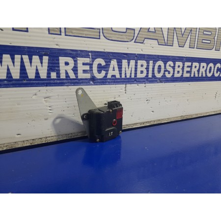 Recambio de motor apertura trampillas climatizador para hyundai elantra (xd) 2.0 crdi cat referencia OEM IAM D267AKYAA  