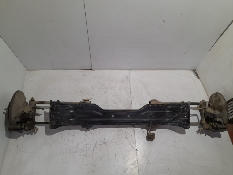 Recambio de eje trasero para kia carens 2.0 turbodiesel cat referencia OEM IAM 0K2FA28800  