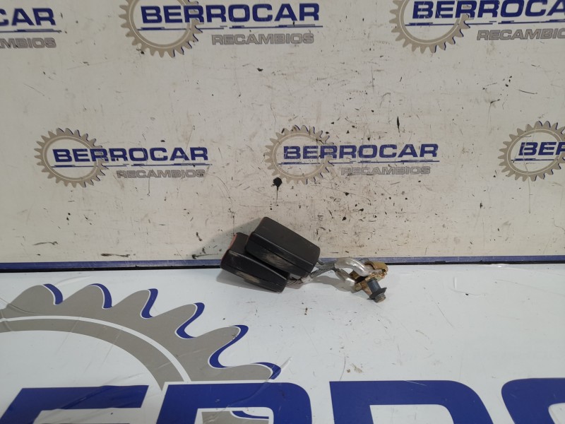 Recambio de anclaje cinturon para seat leon (1p1) 1.9 tdi referencia OEM IAM 1K0857739  