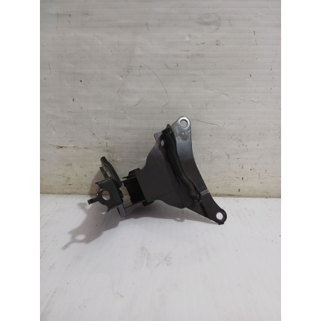 Recambio de soporte motor derecho para toyota yaris active referencia OEM IAM 123050Y220  