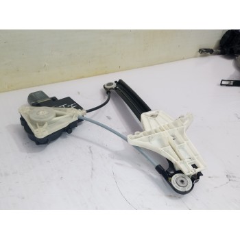 Recambio de elevalunas trasero izquierdo para volkswagen polo (6c1) a-polo referencia OEM IAM 0130822532  