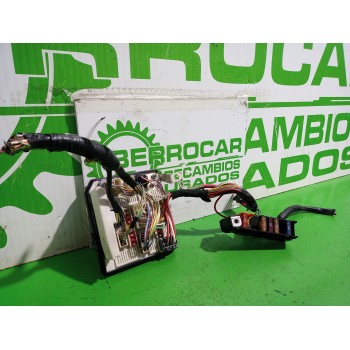 Recambio de caja reles / fusibles para renault megane ii coupe/cabrio confort authentique referencia OEM IAM 8200481866  