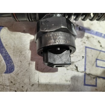 Recambio de inyector para volkswagen passat berlina (3b2) 1.9 tdi referencia OEM IAM 038130073F  