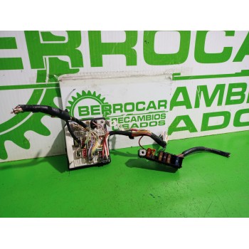 Recambio de caja reles / fusibles para renault megane ii coupe/cabrio confort authentique referencia OEM IAM 8200481866  