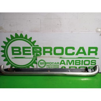 Recambio de estribera derecha para kia sorento i (jc) 2.5 crdi referencia OEM IAM 877723E500EB  