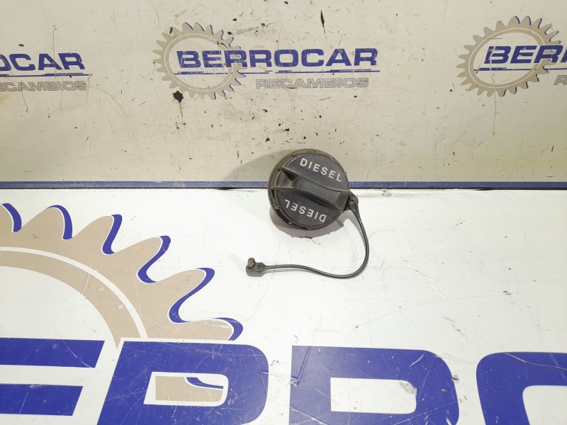 Recambio de tapon combustible para kia carens 2.0 turbodiesel cat referencia OEM IAM 310103A901  