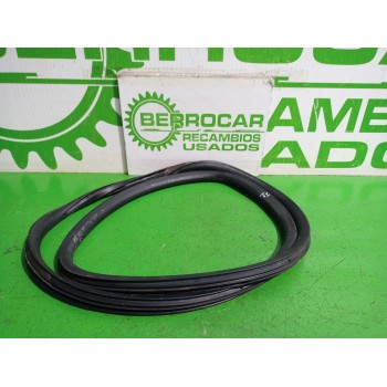 Recambio de goma contorno para seat ibiza (6j5) emoción referencia OEM IAM 6J3868543  