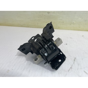 Recambio de soporte motor izquierdo para volkswagen polo (6c1) a-polo referencia OEM IAM 6Q0199555AR  