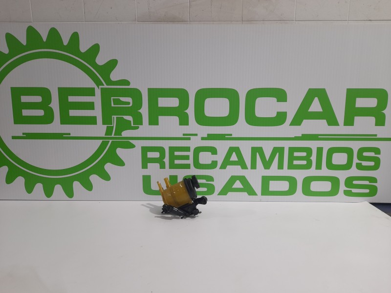 Recambio de deposito servo para hyundai elantra (xd) 2.0 crdi cat referencia OEM IAM 571502D000  