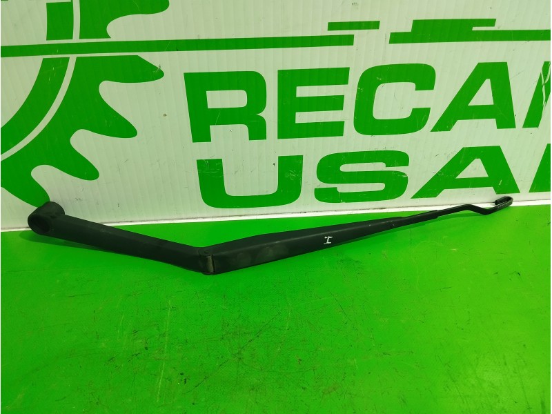 Recambio de brazo limpia delantero izquierdo para kia carnival 2.9 crdi cat referencia OEM IAM 983104D000  