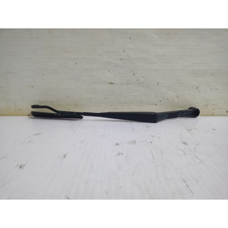 Recambio de brazo limpia delantero izquierdo para kia carnival ii 2.9 crdi lx referencia OEM IAM K55A67321  